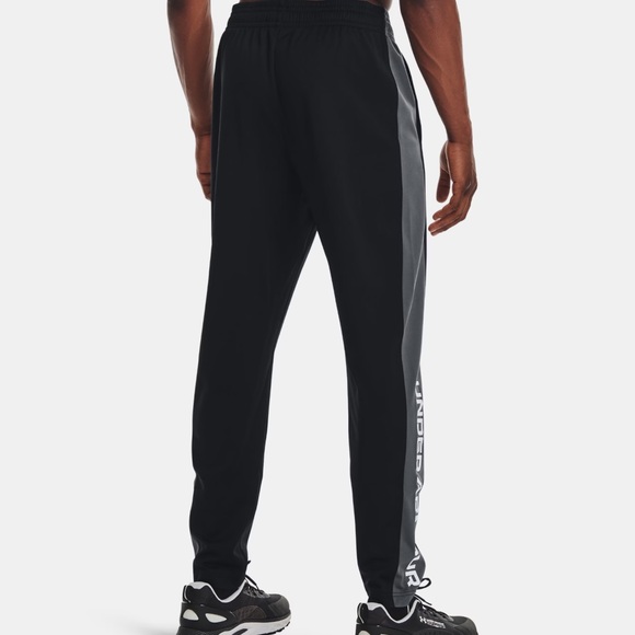 Under Armour Black Sweatpants - Picture 2 of 3